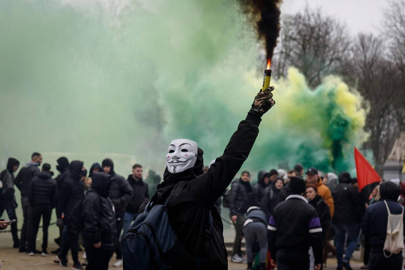 De Bocht Van PS: Close Wilde Betogingsverbod Voor Relschoppers, Zijn ...