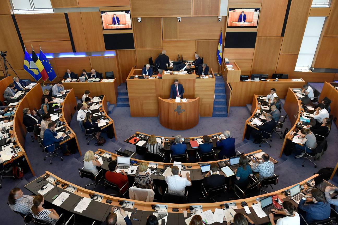 Brussels Parlement Stemt In Met Tweede Tranche Van Voorlopige Twaalfden brussels-parlement-stemt-in-met-tweede-tranche-van-voorlopige-twaalfden