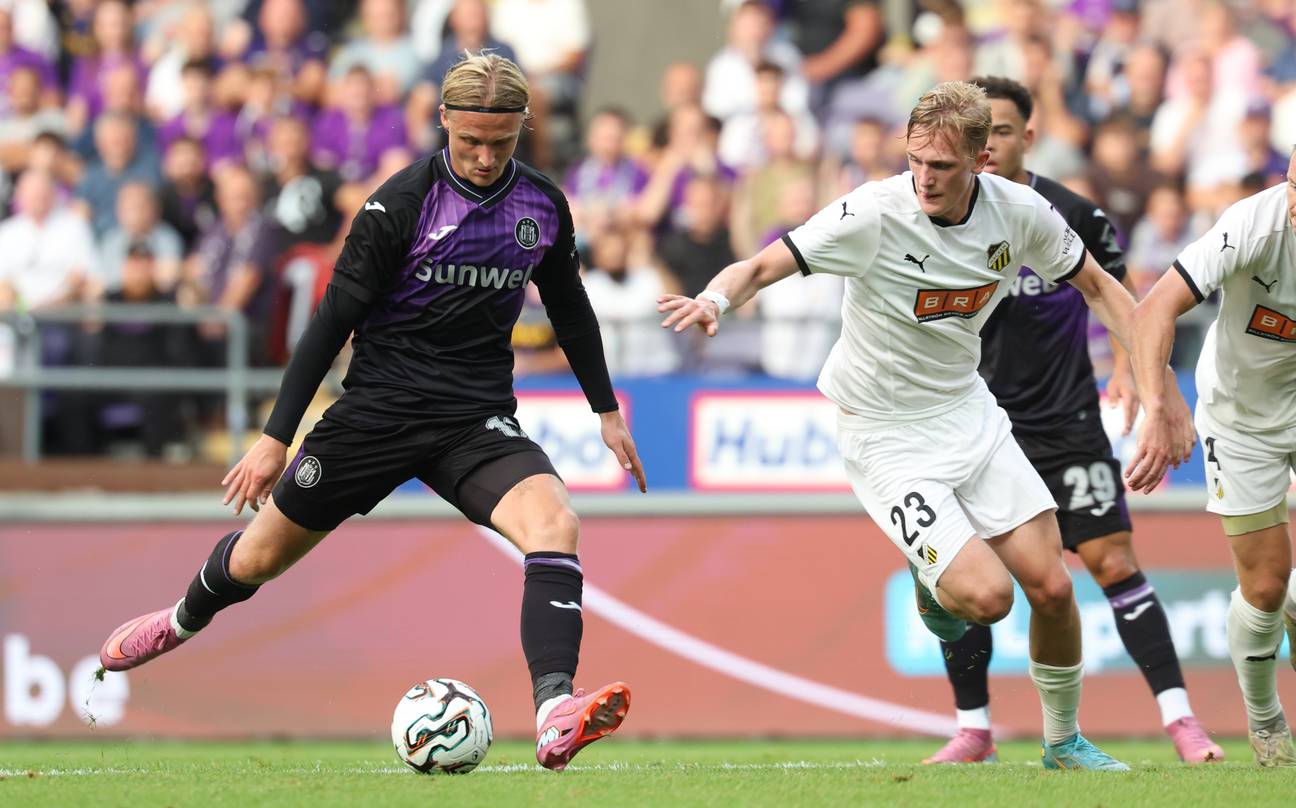 Anderlecht's Kasper Dolberg Rasmussen scoring the 1-0 goal during a soccer game between Belgian soccer team RSC Anderlecht and the swedisch soccer team BK Hacken