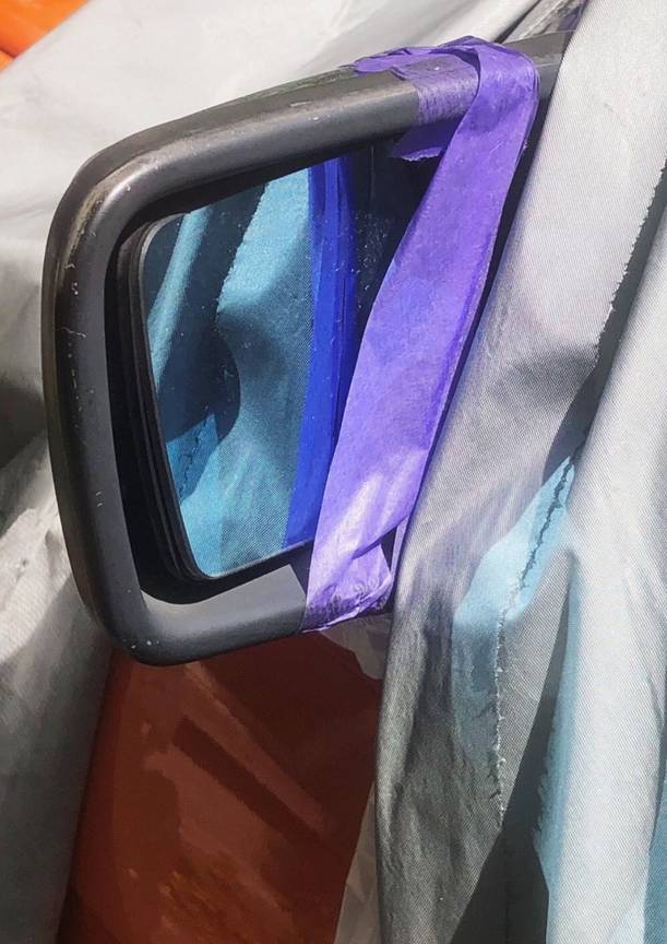 Thomas Driesen presenteert zijn fotoreeks 'How many rolls of tape keep Brussels together?'