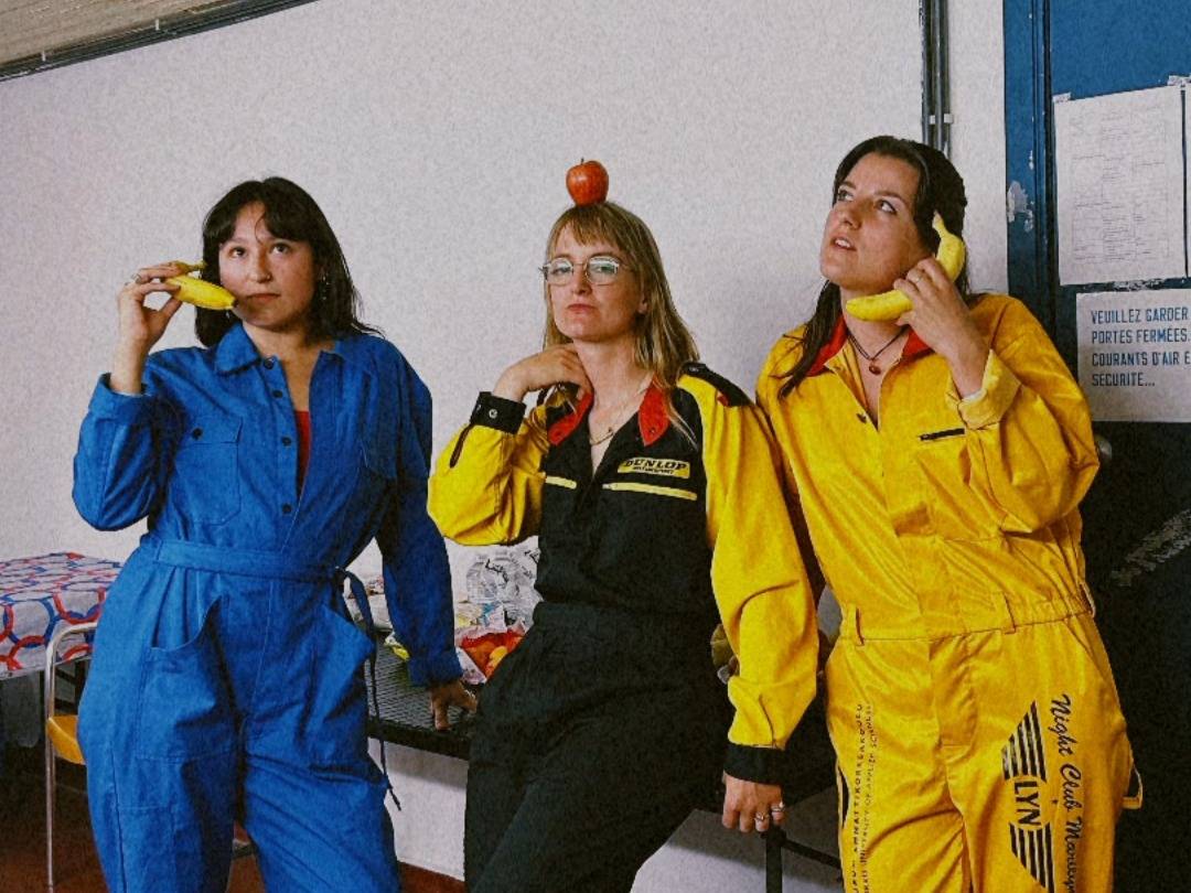 Coucou c’est moi, een van de bands die optreedt op het feministisch punkfestival Sluuur.