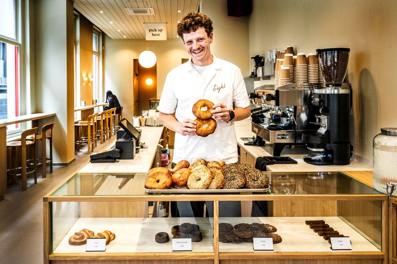 Eight Bagel