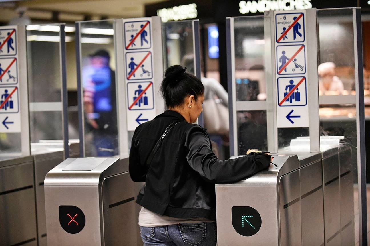 20180108 Metro MIVB openbaar vervoer toegangspoortjes 1380 920Px