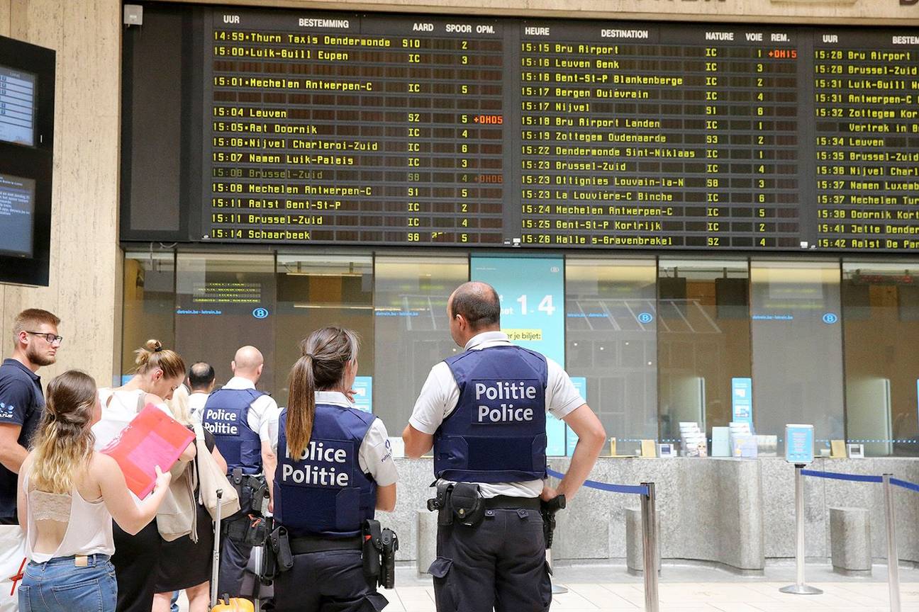 politie politieagent Noordstation NMBS trein terreurdreiging