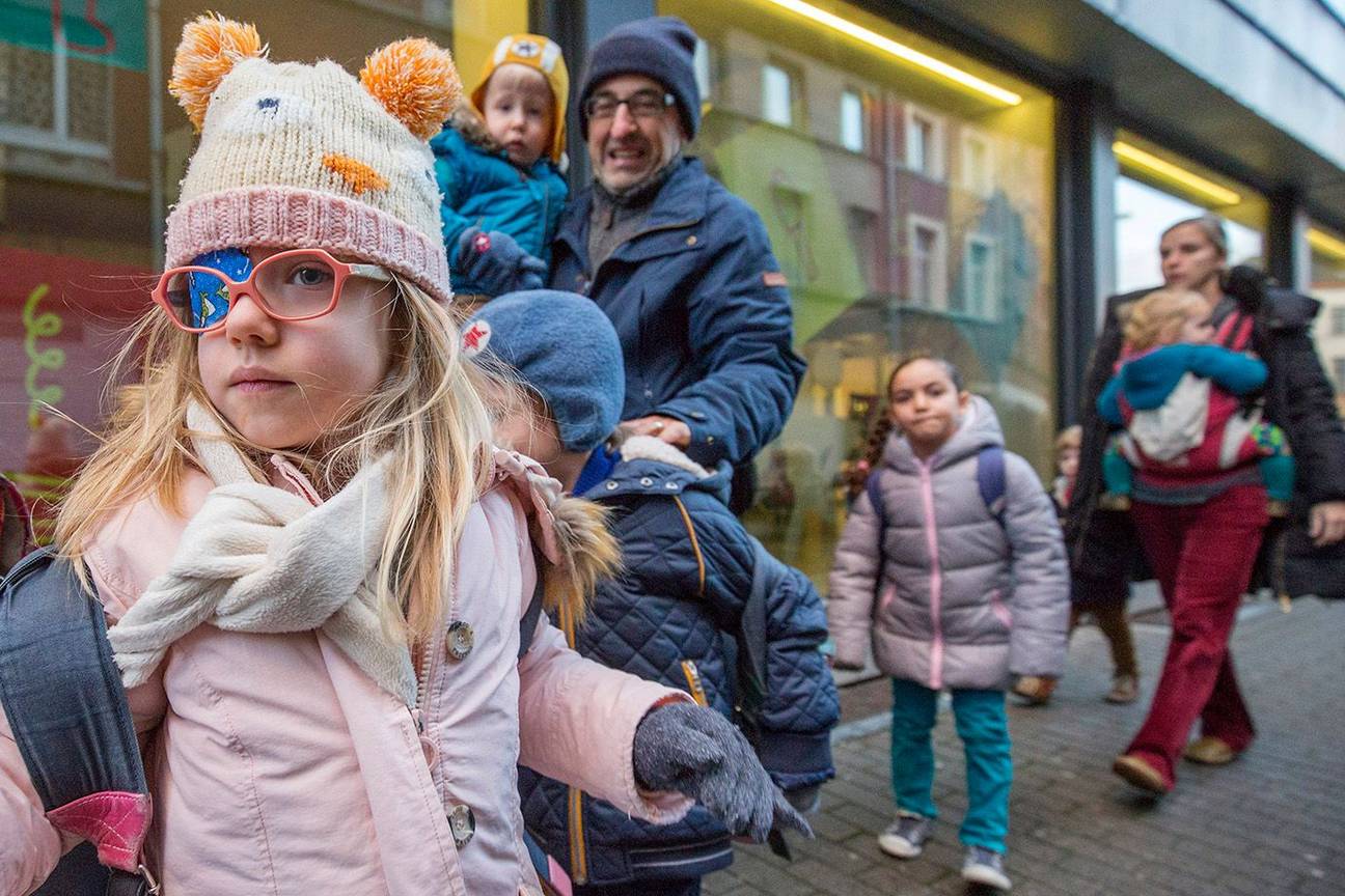 Schoolkinderen leerlingen klas school jeugd jongeren politie terreurdreiging Drie fonteinen Sint-Jans-Molenbeek 2