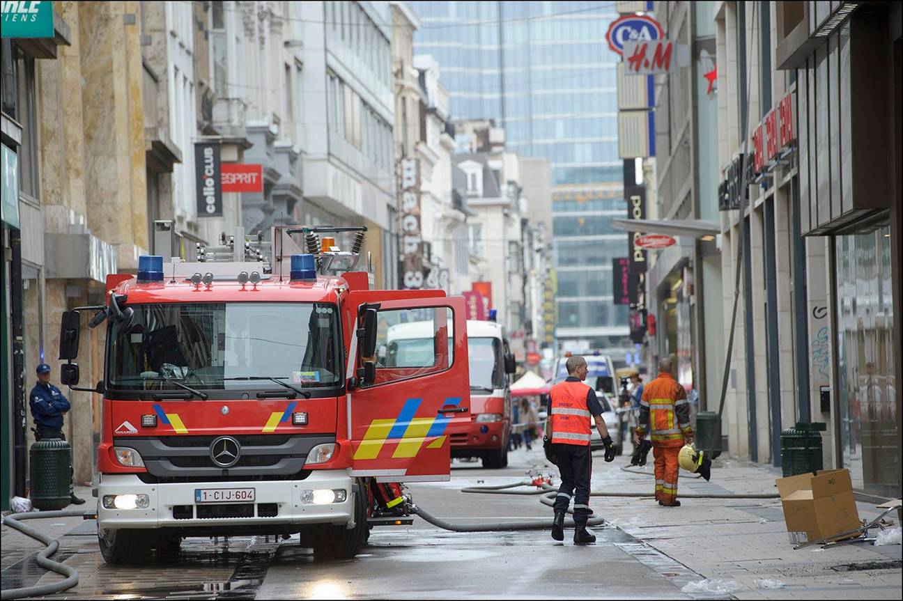 Brandweer pompiers brand Nieuwstraat Hema