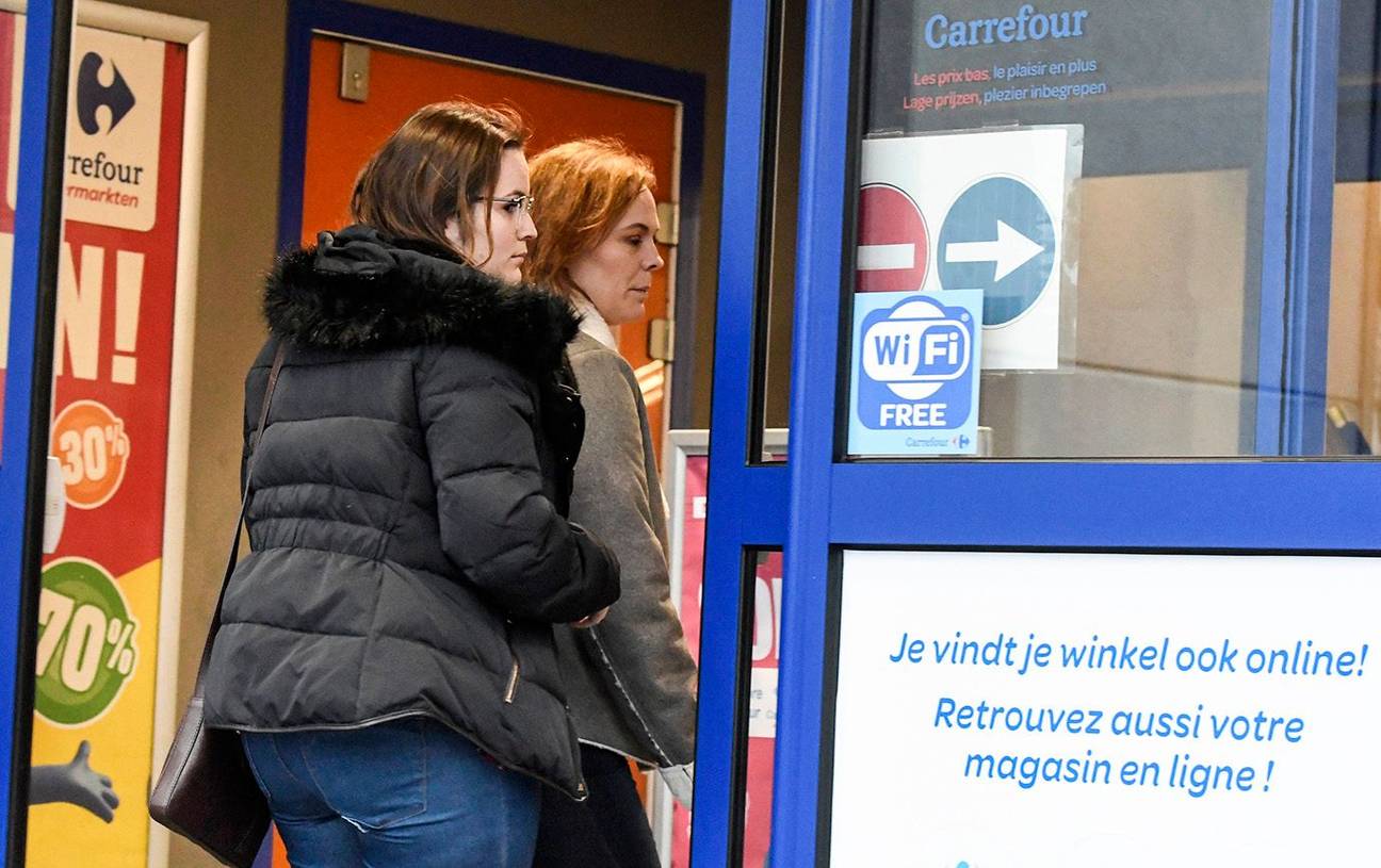 Staking in supermarkt bij hoofdzetel Carrefour Evere op 25 januari 2018 e-commerce online
