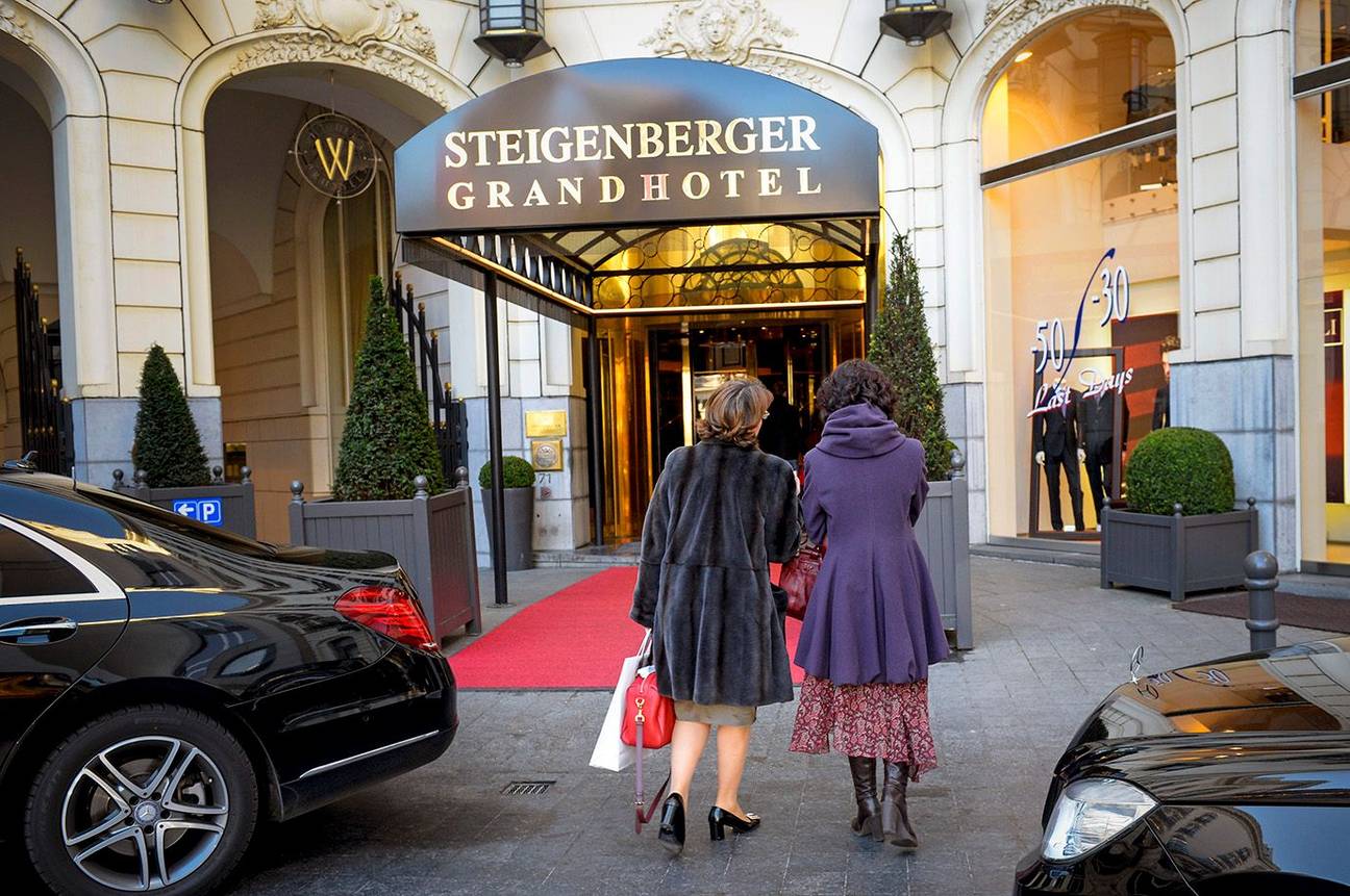 Steigenberger Wiltchers' Grand Hotel Stefaniaplein Place Stéphanie toerisme rijken welstand luxe vijf sterren hotel