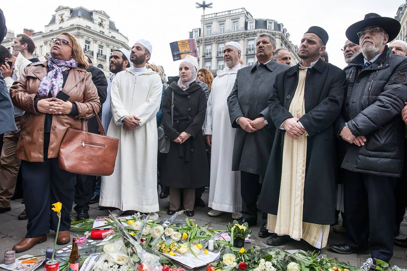 Herdenking aanslagen 22 maart 2016 aan Beursgebouw religies islam joden