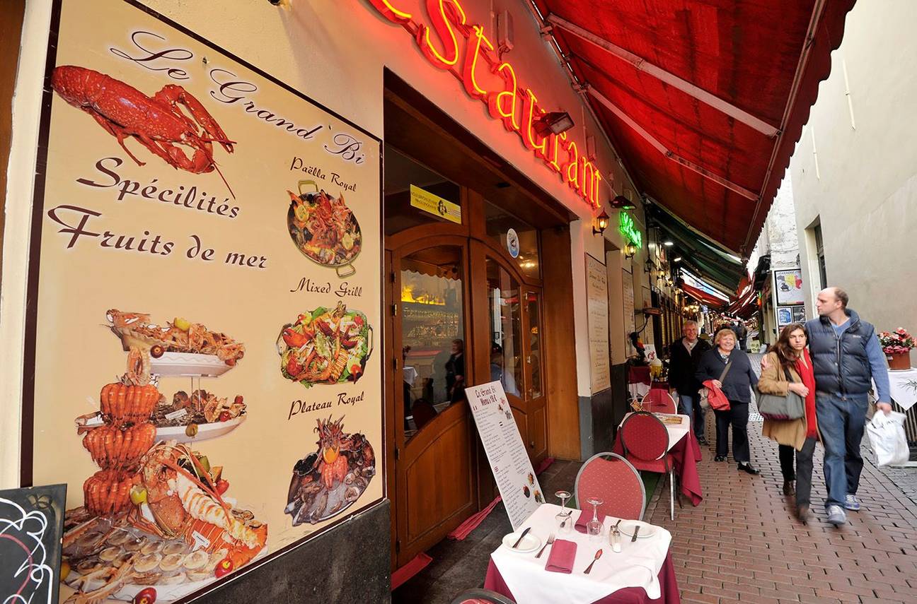 Beenhouwersstraat Rue des bouchers restaurants horeca toeristen kreeft zeevruchten visrestaurant