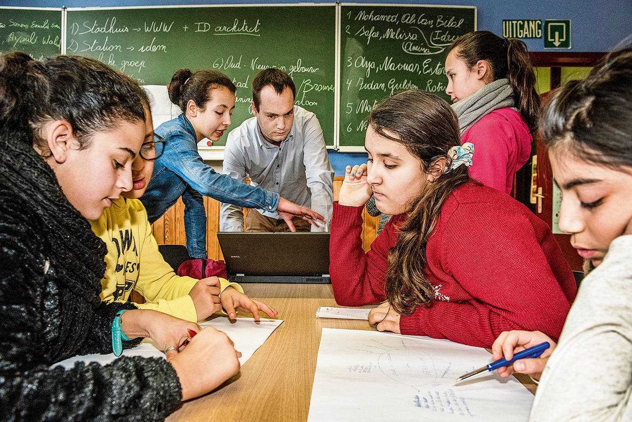 OPINIE SCHOOL BRUZZ ACTUA 1605