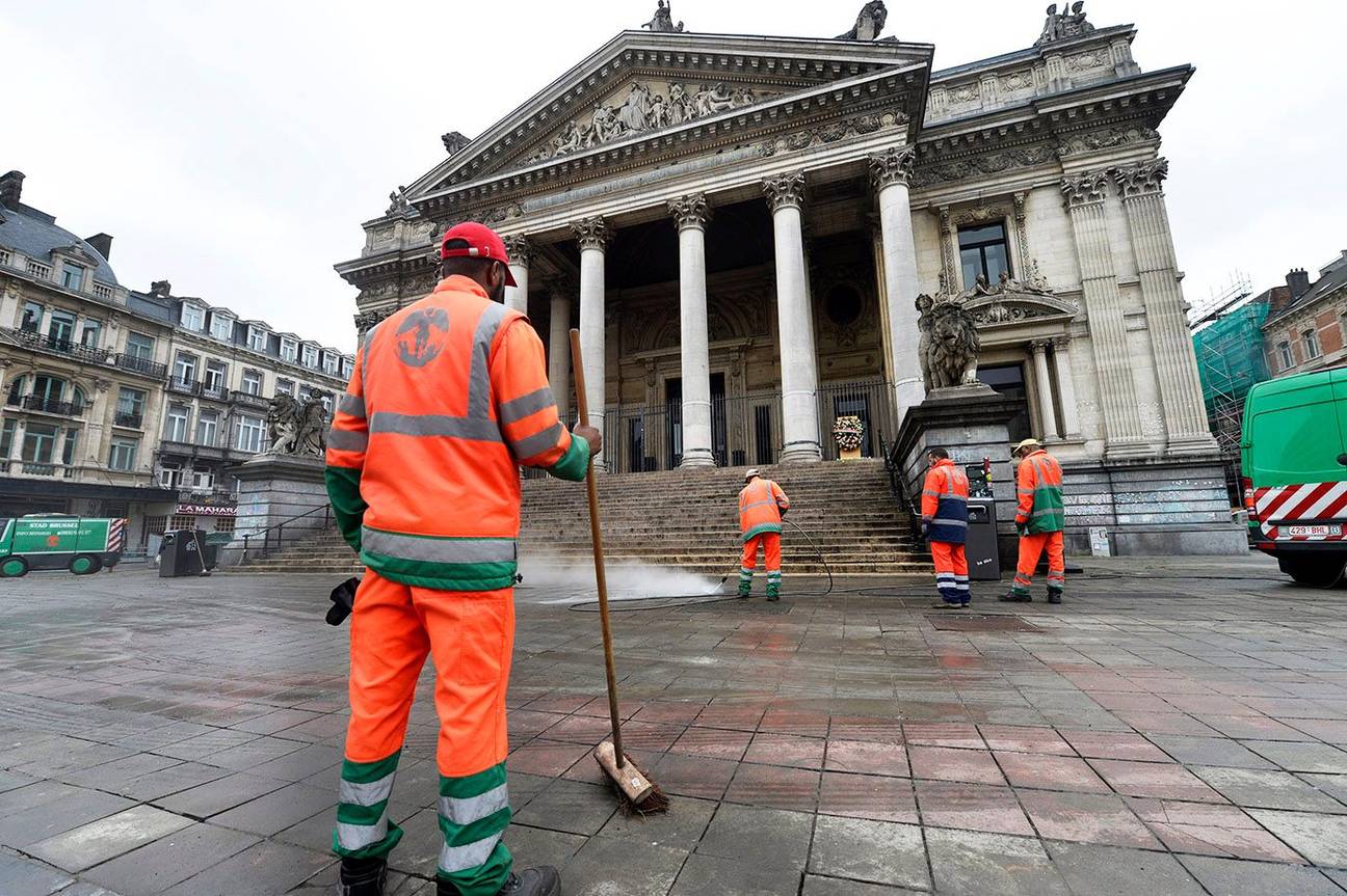 Net Brussel straatveger Beursgebouw centrum centrale lanen Beursplein Anspachlaan