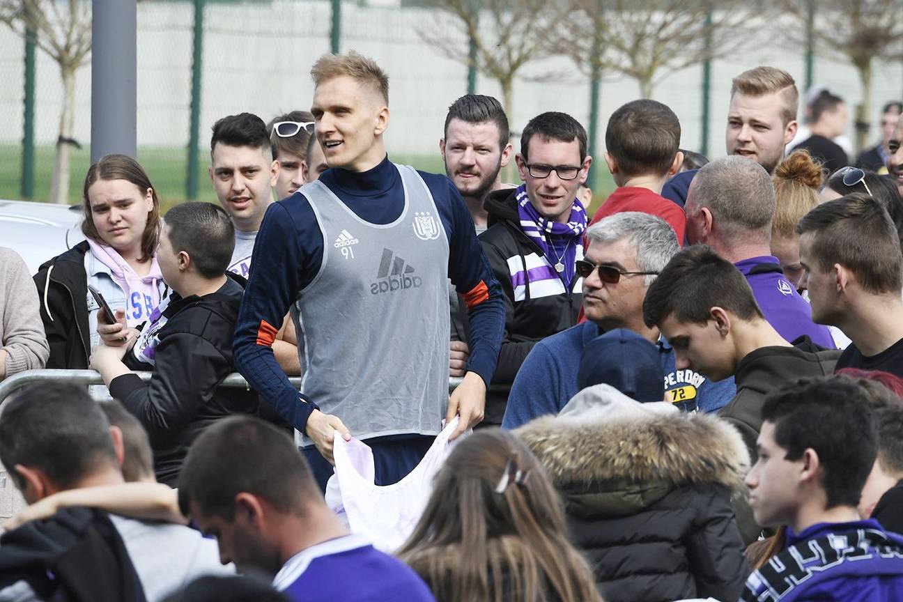 Spits Lukasz Teodorczyk tijdens een open training RSC Anderlecht  op 14 april 2018 in Neerpede