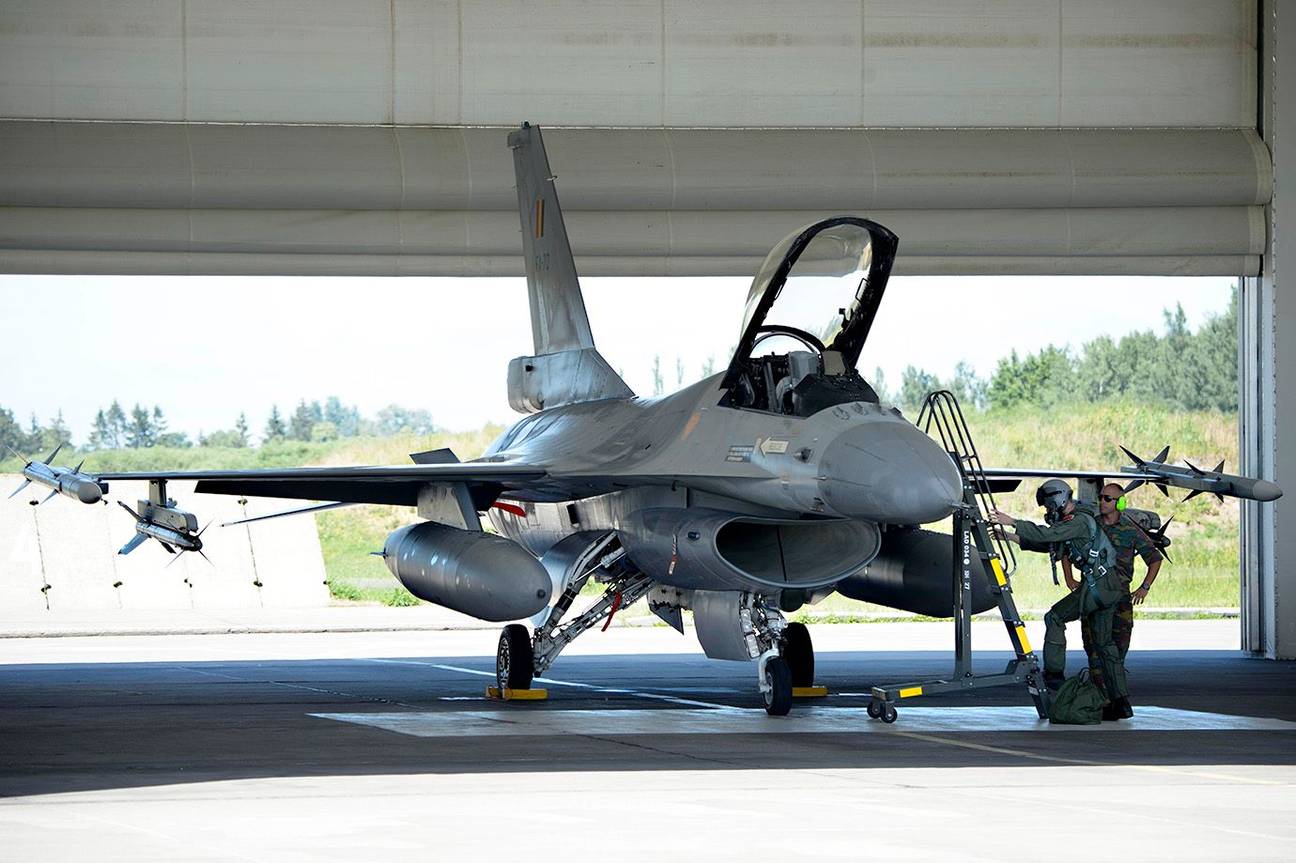 F16 straaljagers gevechtsvliegtuigen defensie Belgisch leger