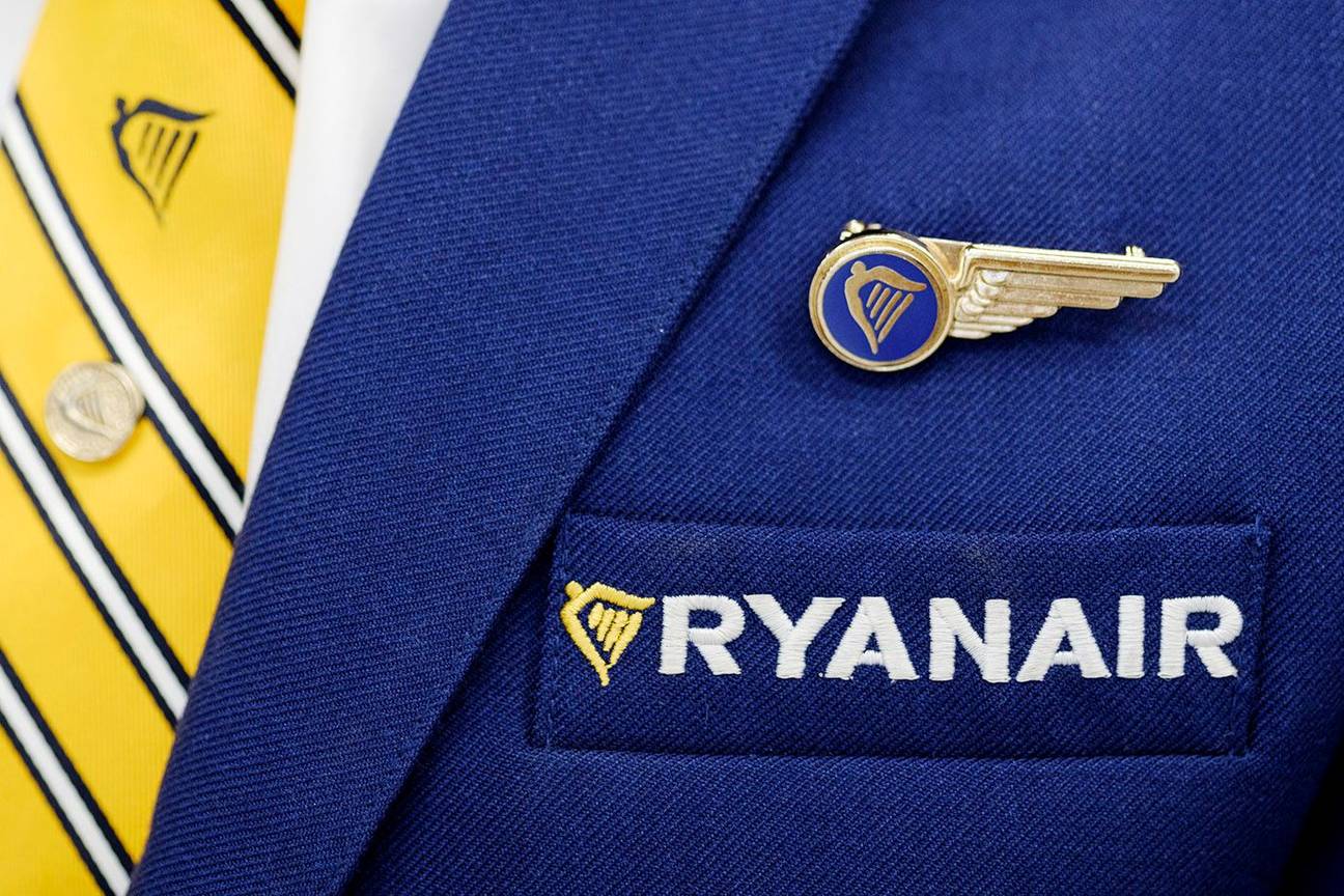 Staking van het boordpersoneel van vliegtuigmaatschappij Ryanair in de luchthaven van Zaventem Brussels Aiport Ryanair must change 2