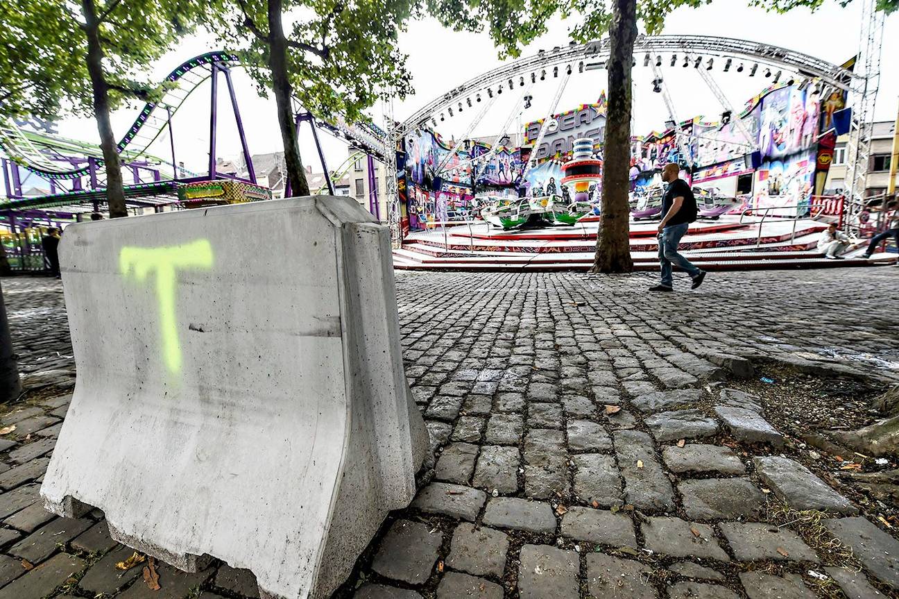 Zuidfoor Foire du Midi kermis betonblok veiligheid foorkramers