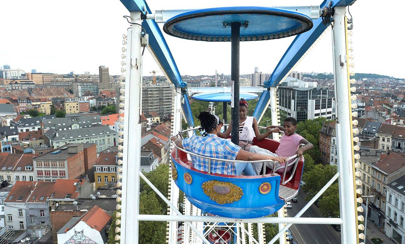 Zuidfoor Foire du Midi kermis kermisattractie plezier koffiemolen reuzenrad