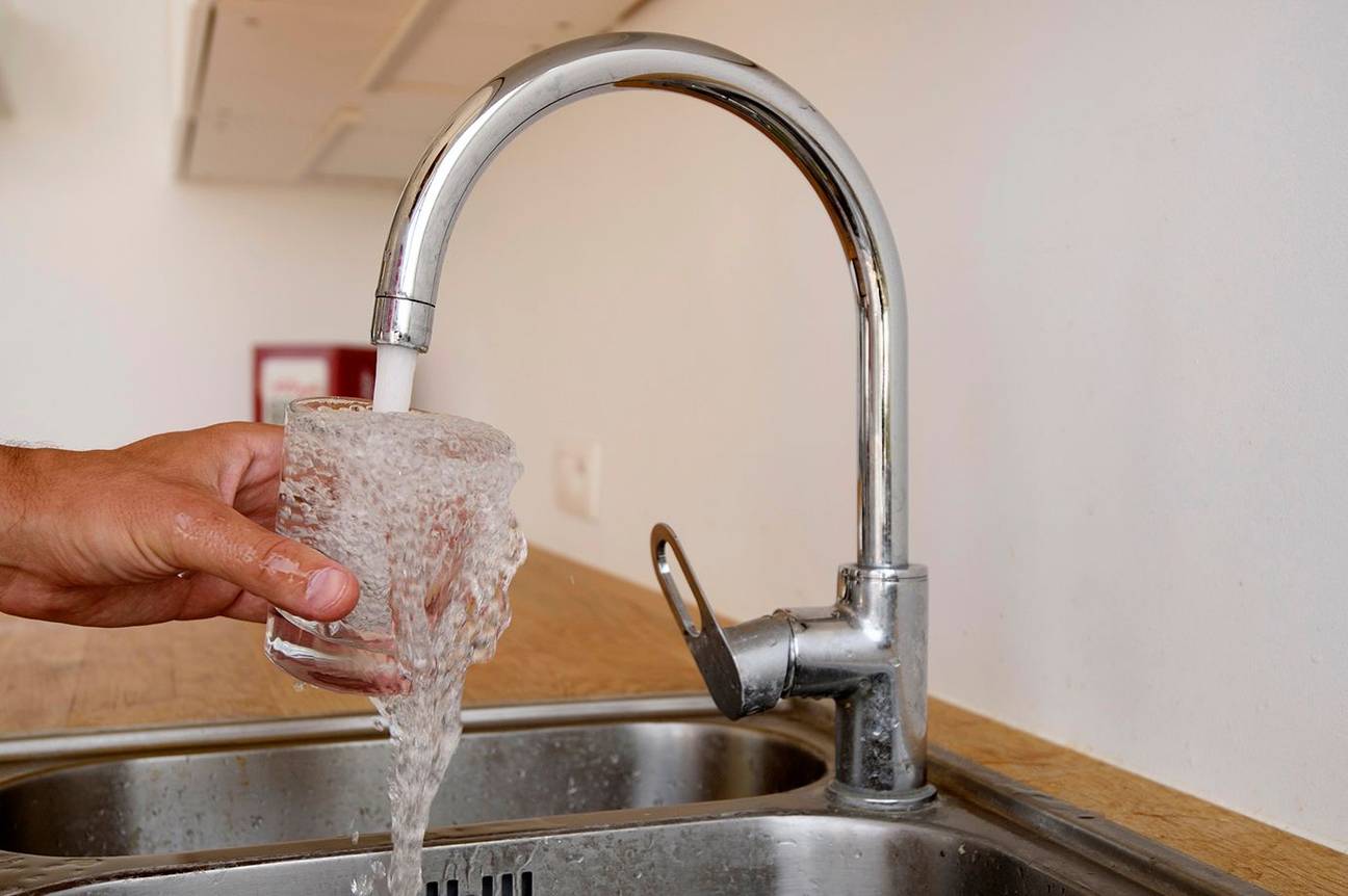 kraantjeswater kraan waterkraan water drinkwater hitte dorst warm weer