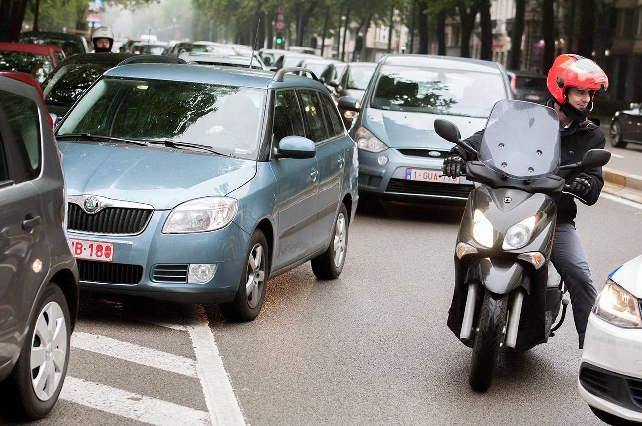 20180809 verkeer file motorfiets motorrijder brommer mobiliteit