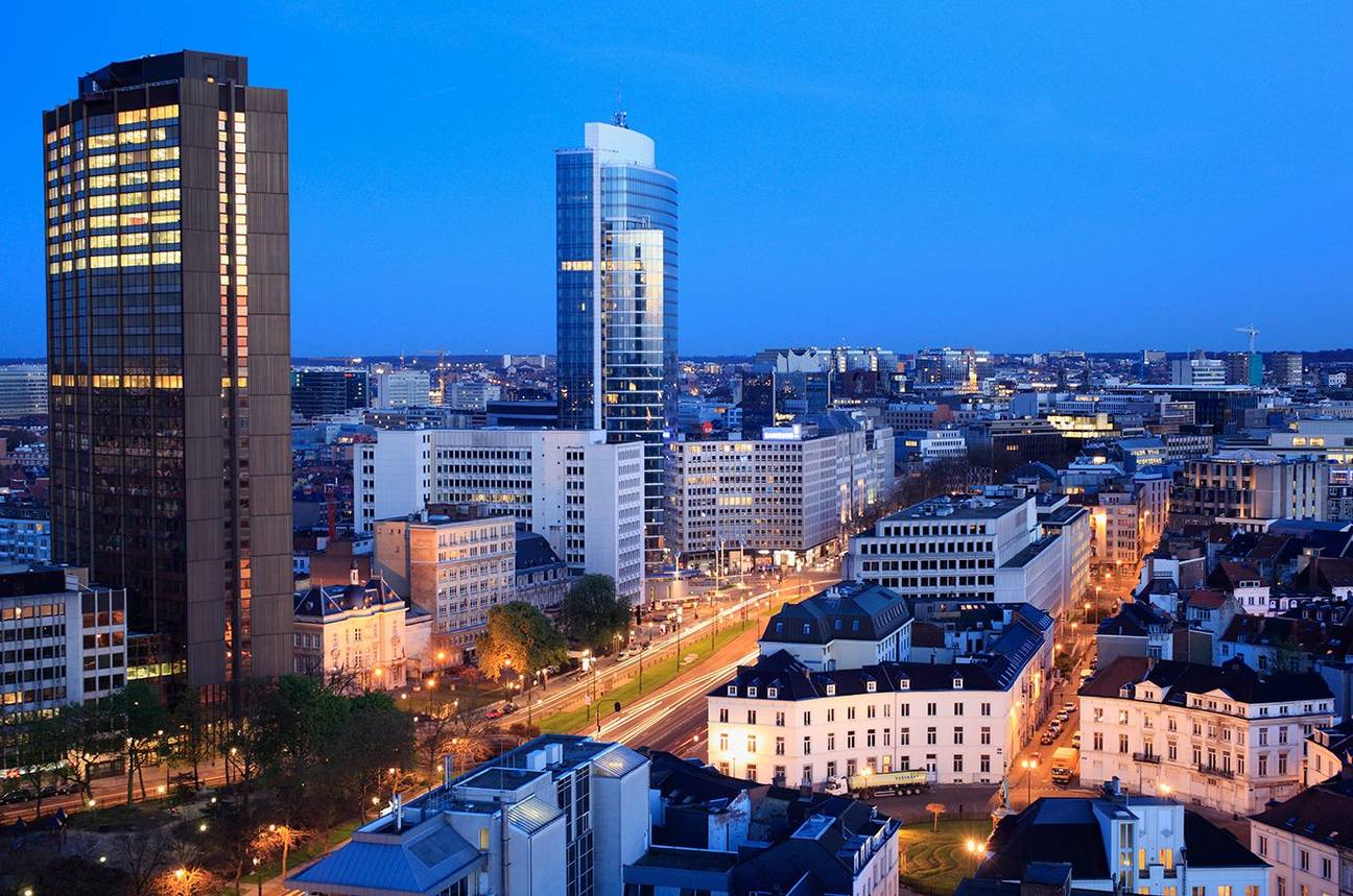 Madouplein Madoutoren skyline Brussels by night nachtbeeld panorama