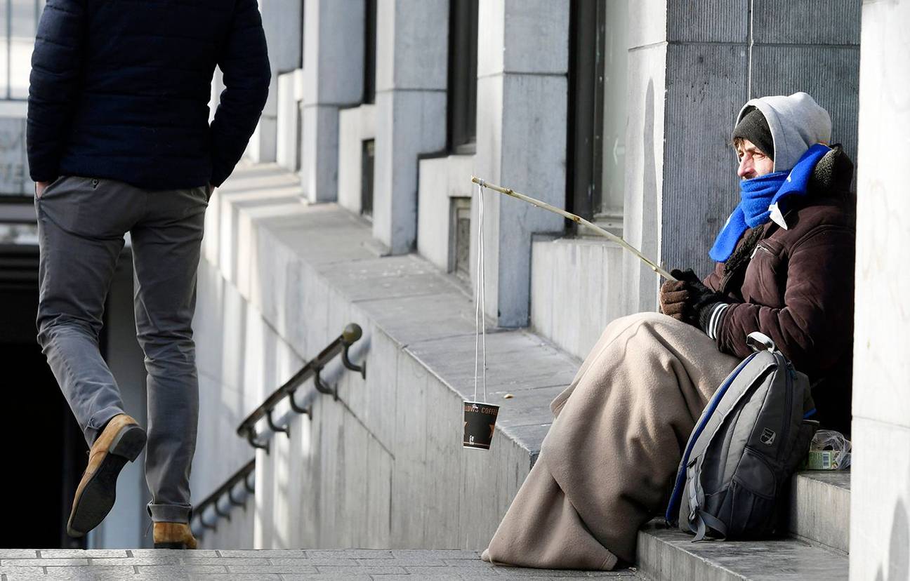 Dakloos in Brussel daklozen straatbewoners arm bedelaar thuisloos