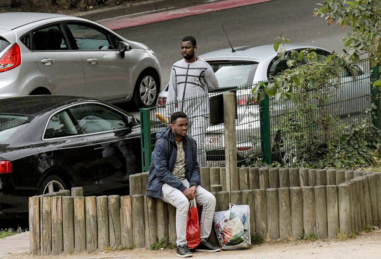 transmigranten asielzoekers Maximiliaanpark migratie vluchtelingen dakloos daklozen hondentoilet
