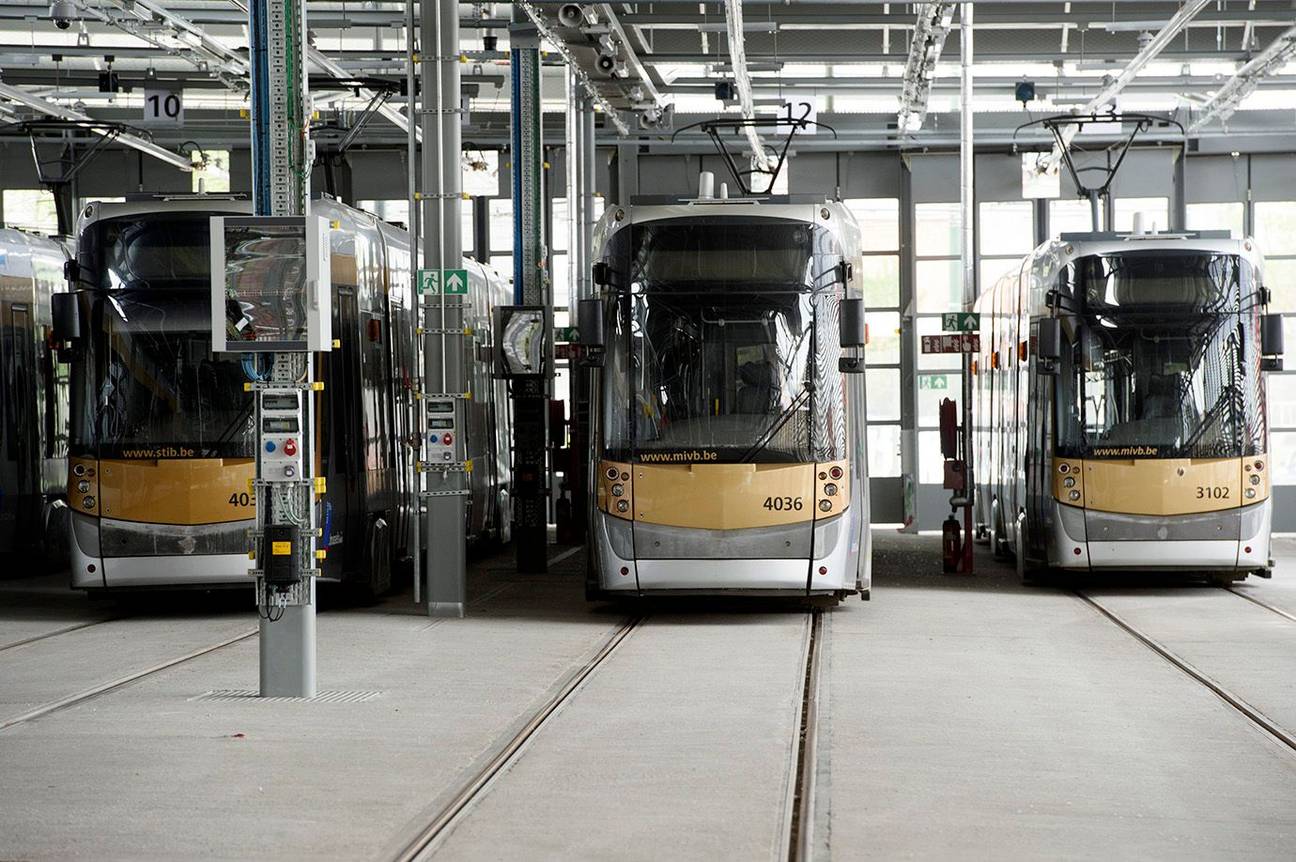 De nieuwe Marconi-tramstelplaats van de MIVB aan de Ruisbroeksesteenweg