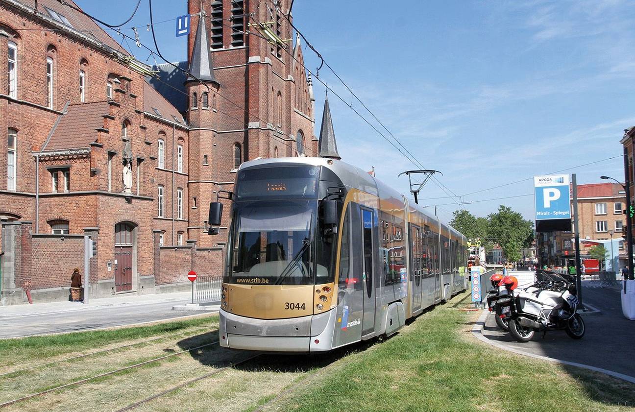 Tram 9