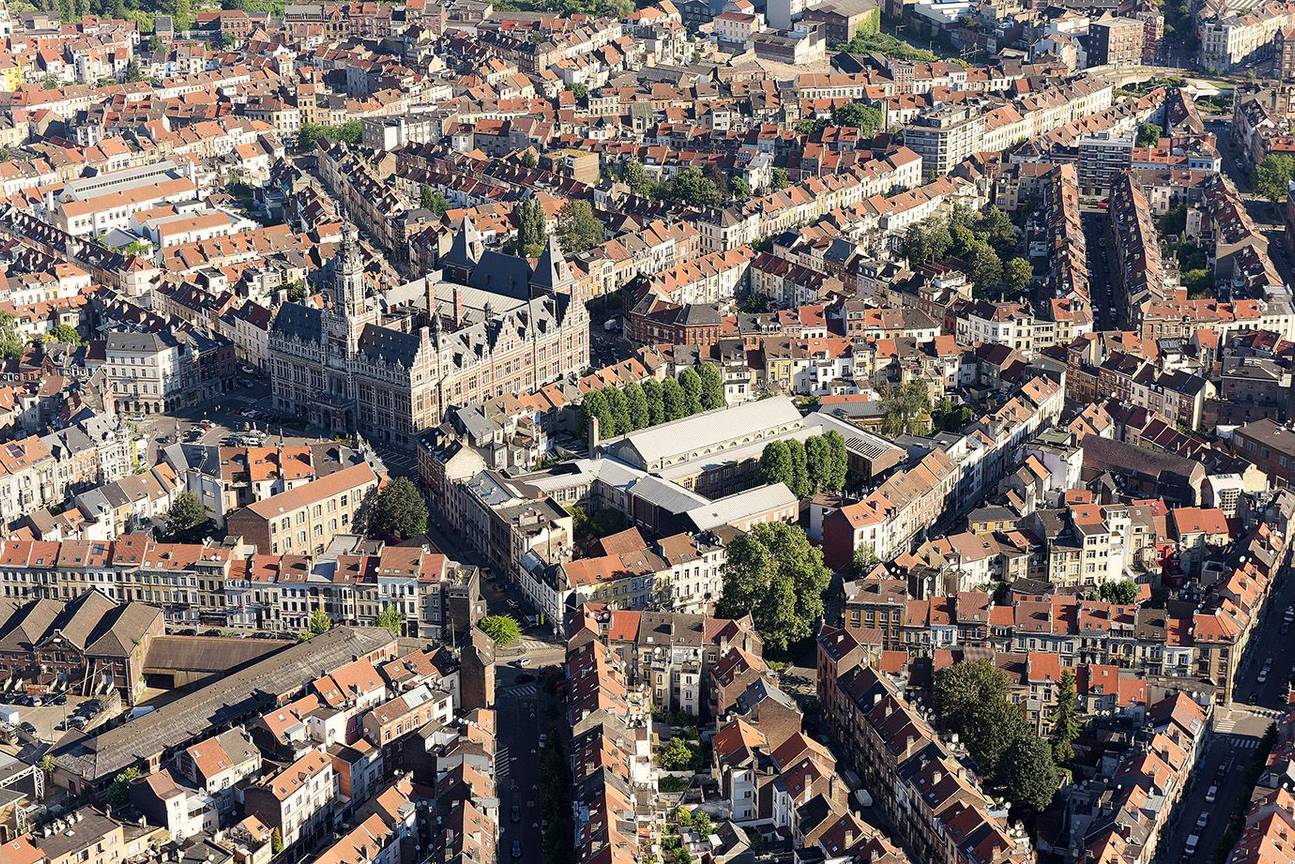 Schaarbeek luchtbeeld Collignonplein gemeentehuis