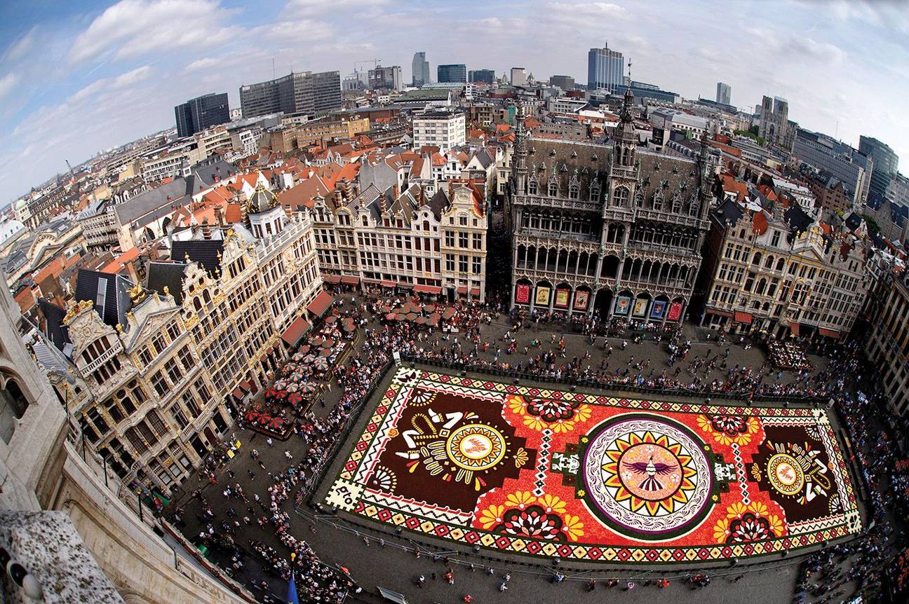 Brussel-Stad Grote markt broodhuis bloementapijt