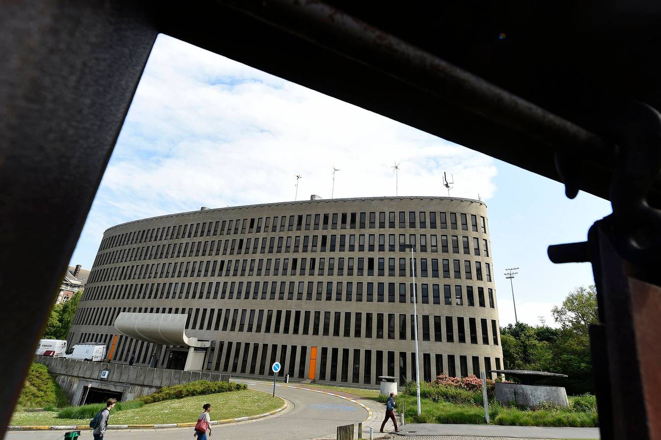 VUB, campus Etterbeek sigaar rectoraat architect Renaat Braem studenten universiteit Vrije Universiteit Brussel