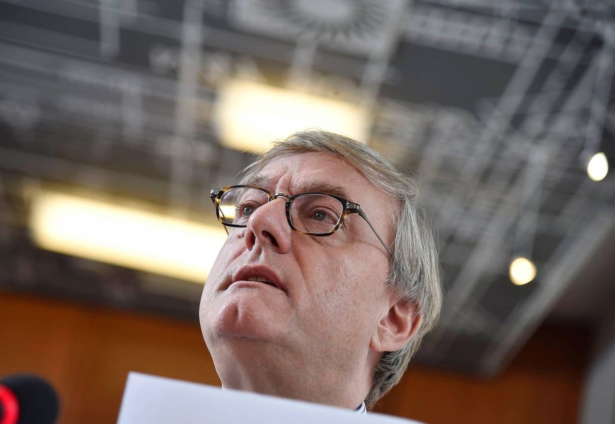 Vincent De Wolf (MR)