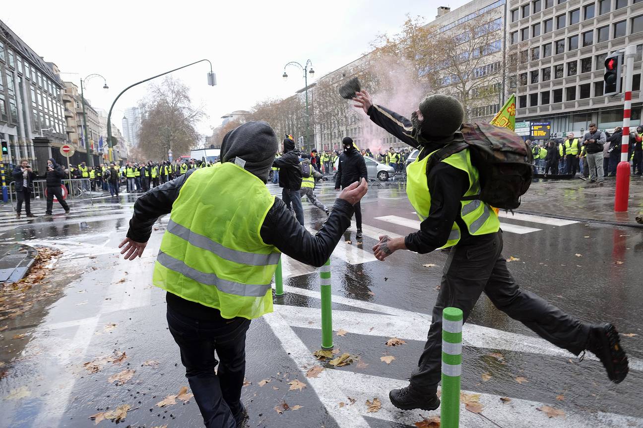 Manifestatie Gele hesjes loopt uit de hand