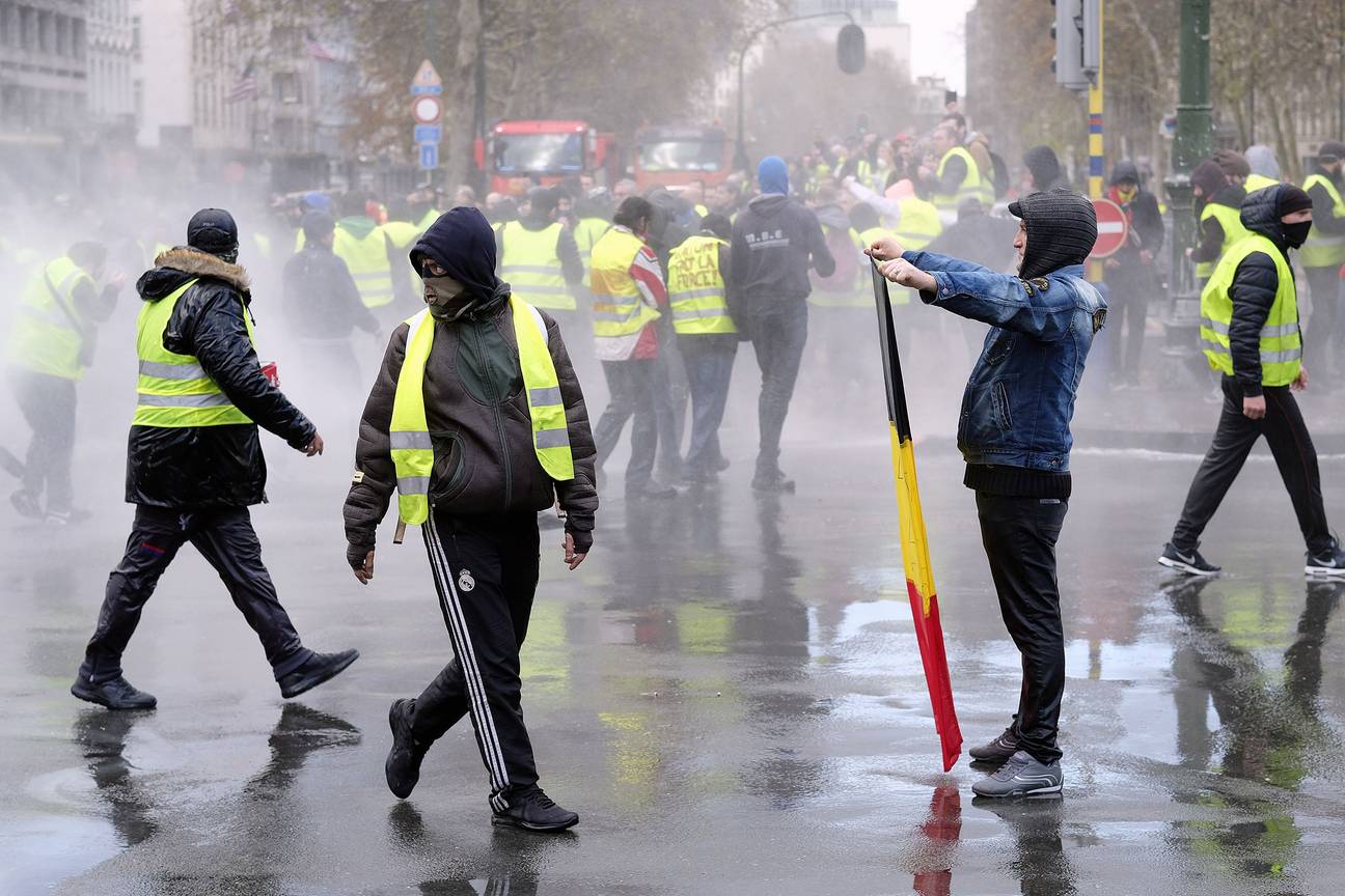 Manifestatie "Gele hesjes" loopt uit de hand