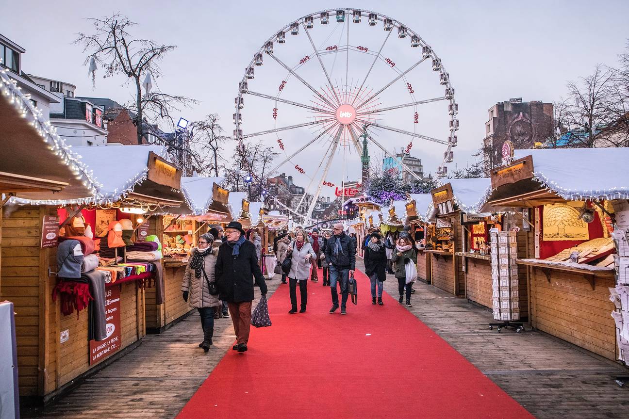 Winterpret kerstmarkt vismarkt bungalows reuzenrad