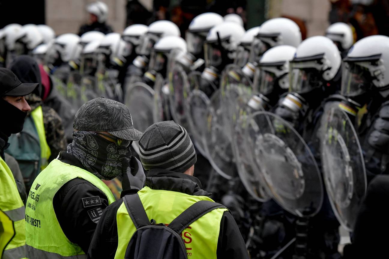8 december 2018: manifestatie betoging gele hesjes gillets jaunes oproerpolitie