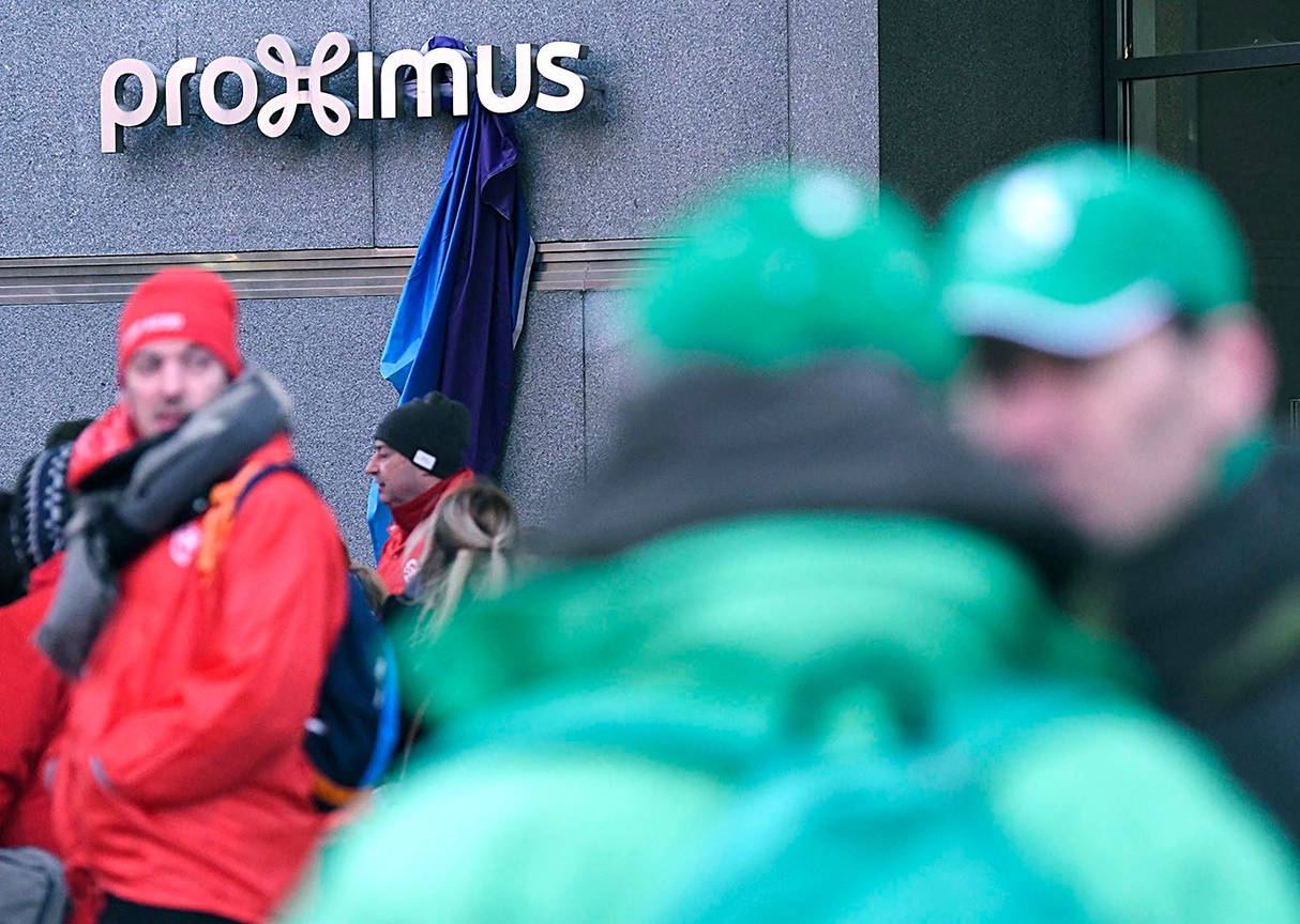 Oproep van de vakbonden aan het personeel van Proximus om te staken tegen het herstructureringsplan bij het telecombedrijf