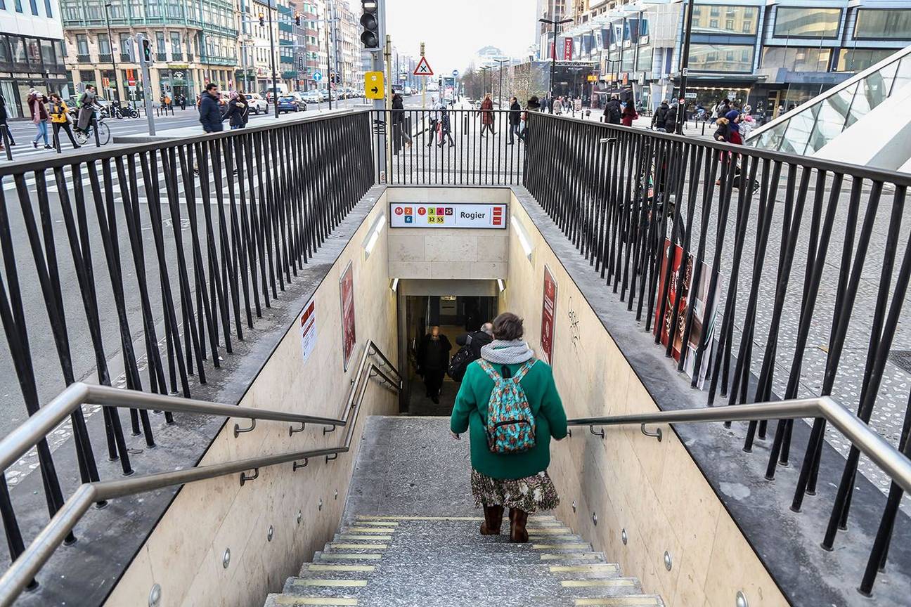 Toegang metrohalte aan het Rogierplein