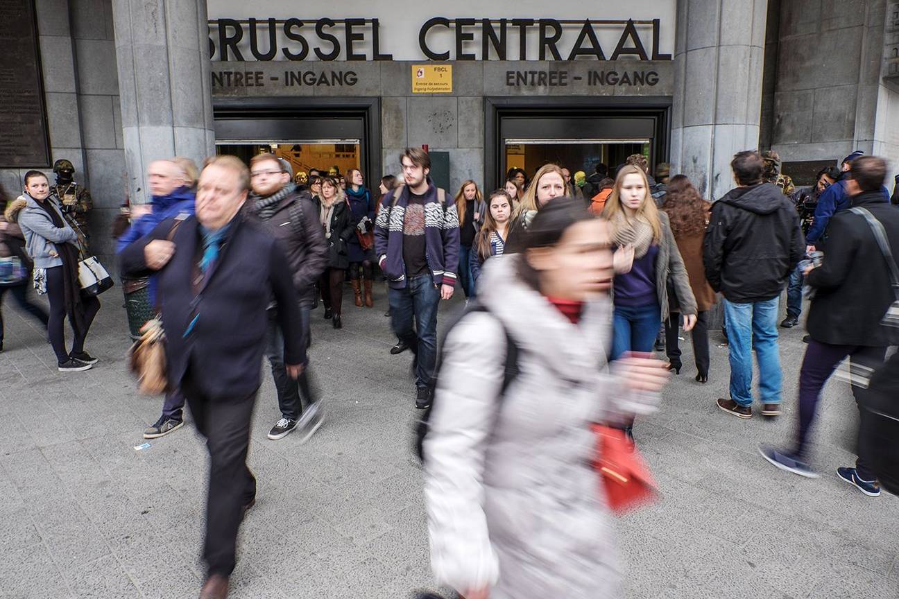 Pendelaars aan het treinstation Brussel-Centraal