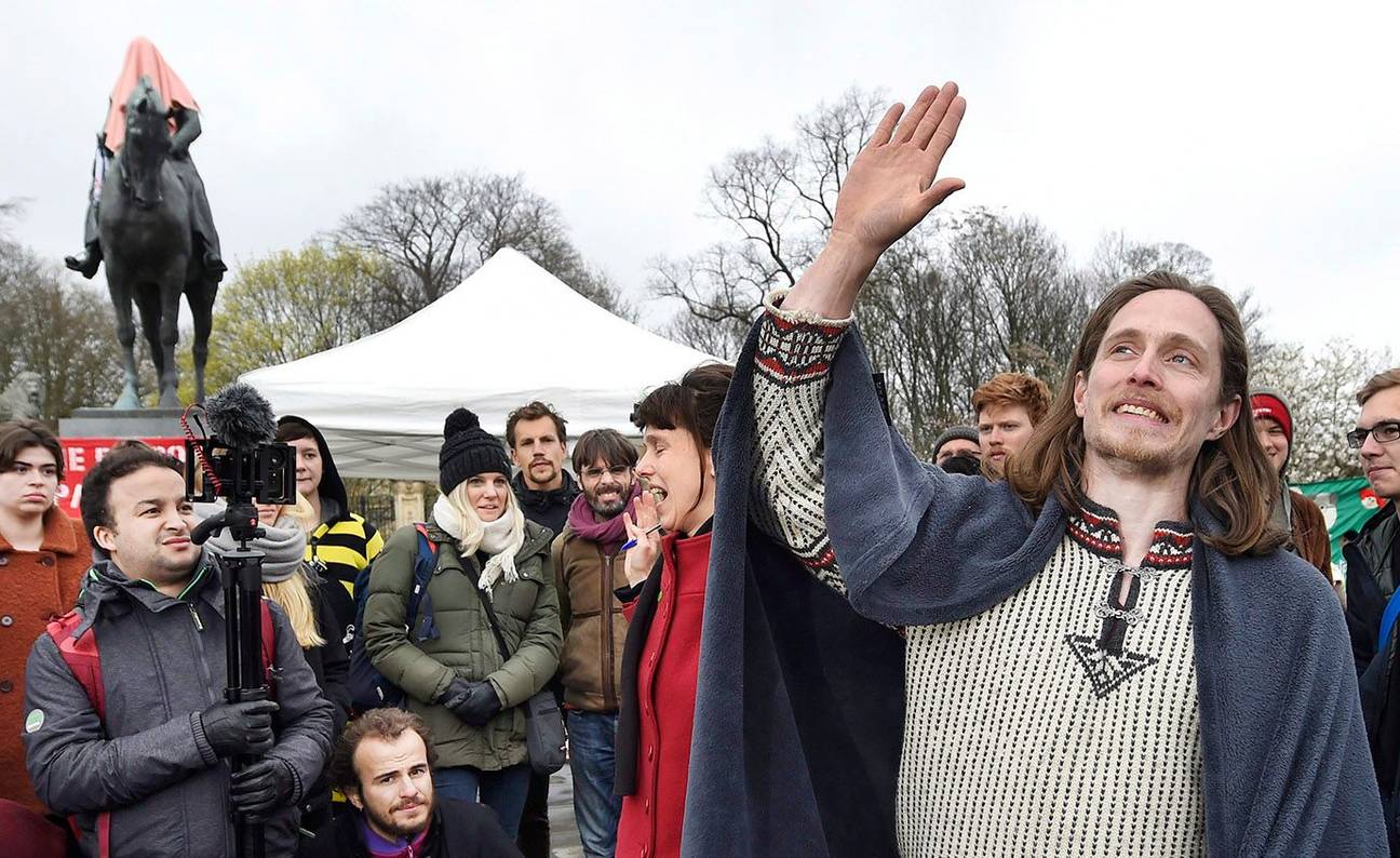 25 maart 2019: klimaatactivisten overnachten aan het Troonplein om een wijziging van grondwetartikel 7bis en een nieuwe klimaatwet af te dwingen