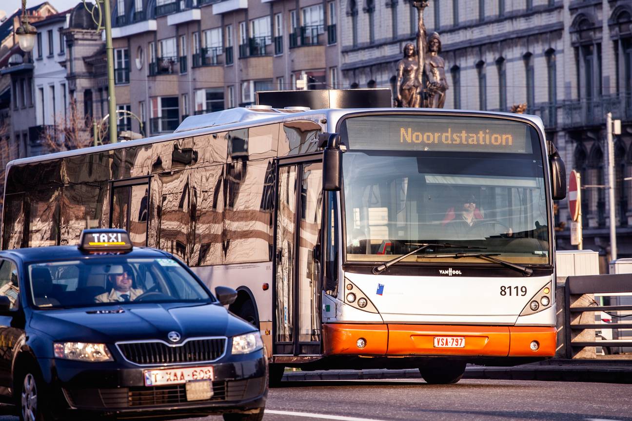 20190328 verkeer bus mivb noordstation bussen