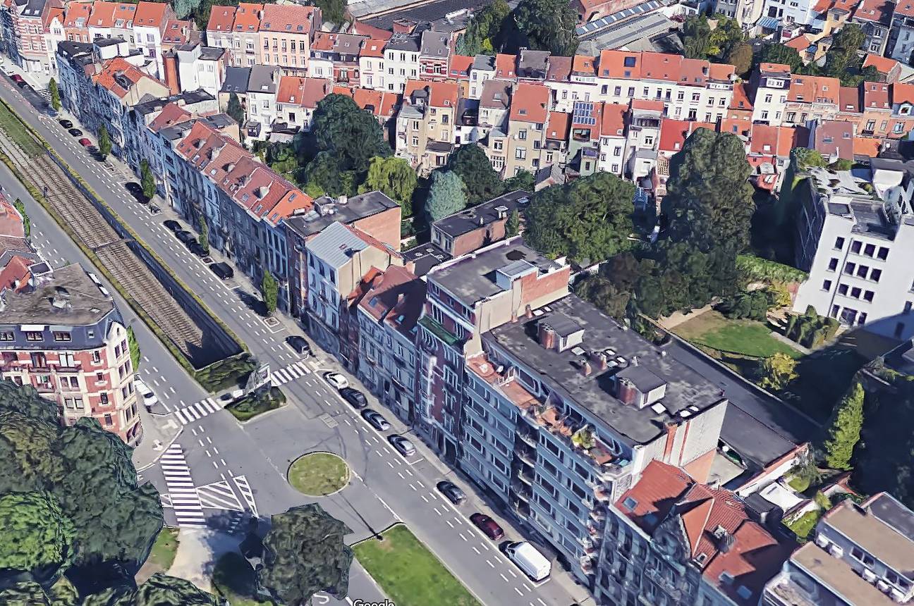 Op zaterdag 30 maart 2019 vond hier op de Jetselaan een dodelijk ongeval plaats. Een 30-jarige vrouw werd aangereden door een 19-jarige chauffeur toen ze het zebrapad overstak.