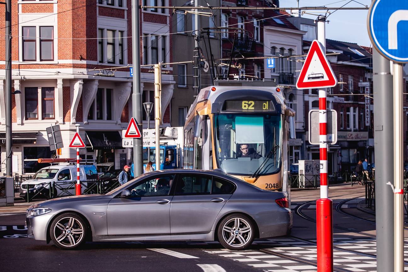 20190402 5 Meiser tram mivb fietser verkeer file auto autos