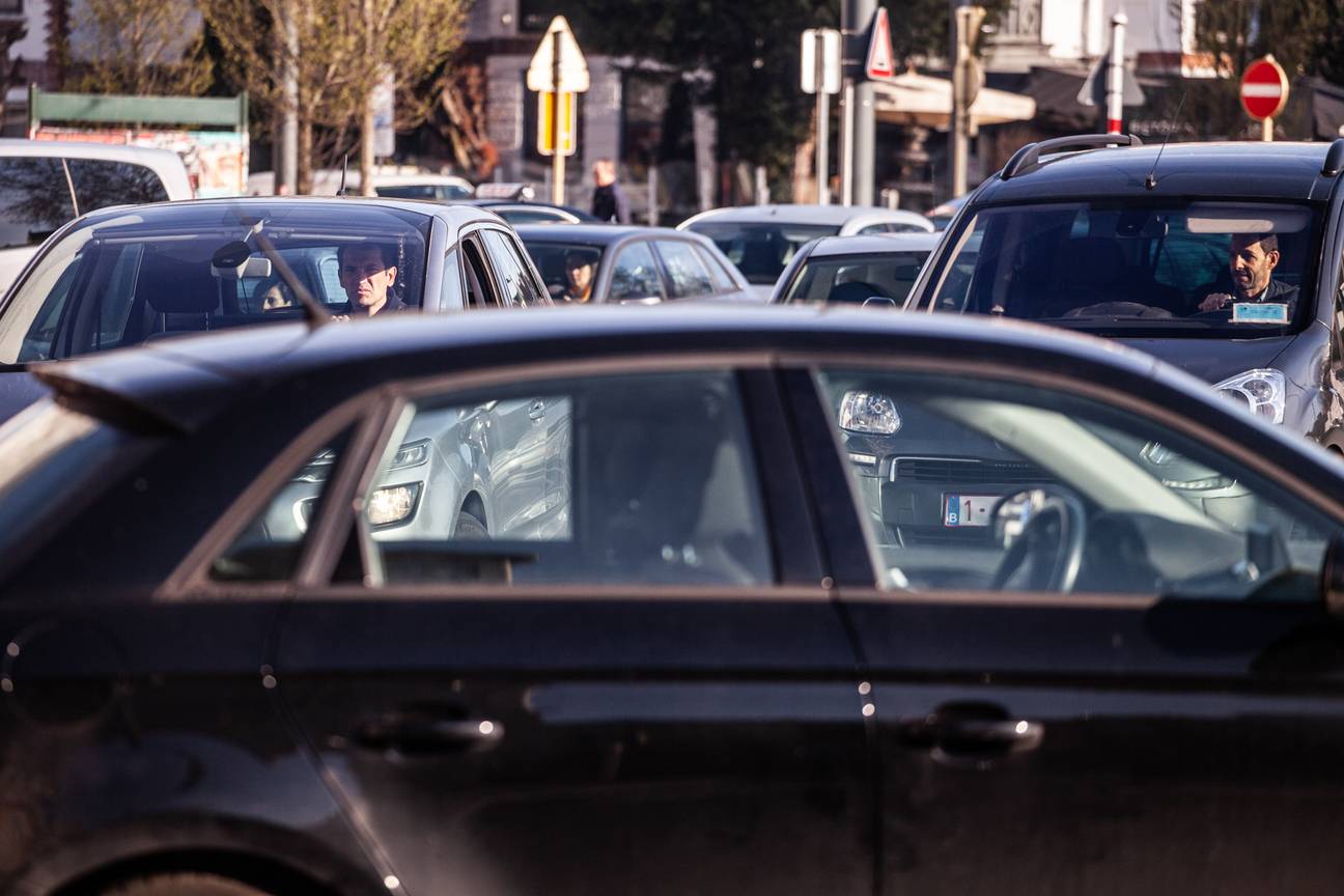 20190402 006 Meiser verkeer file auto autos