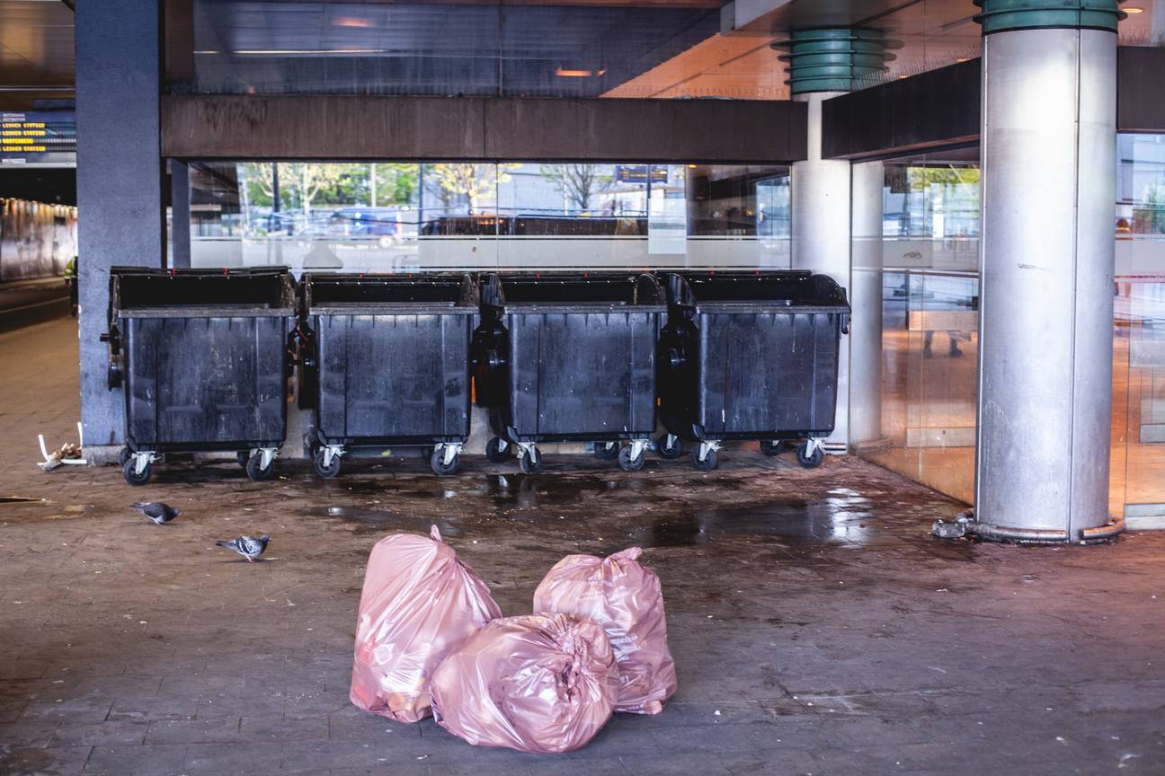 20190415 Noordstation bushalte De Lijn transmigranten