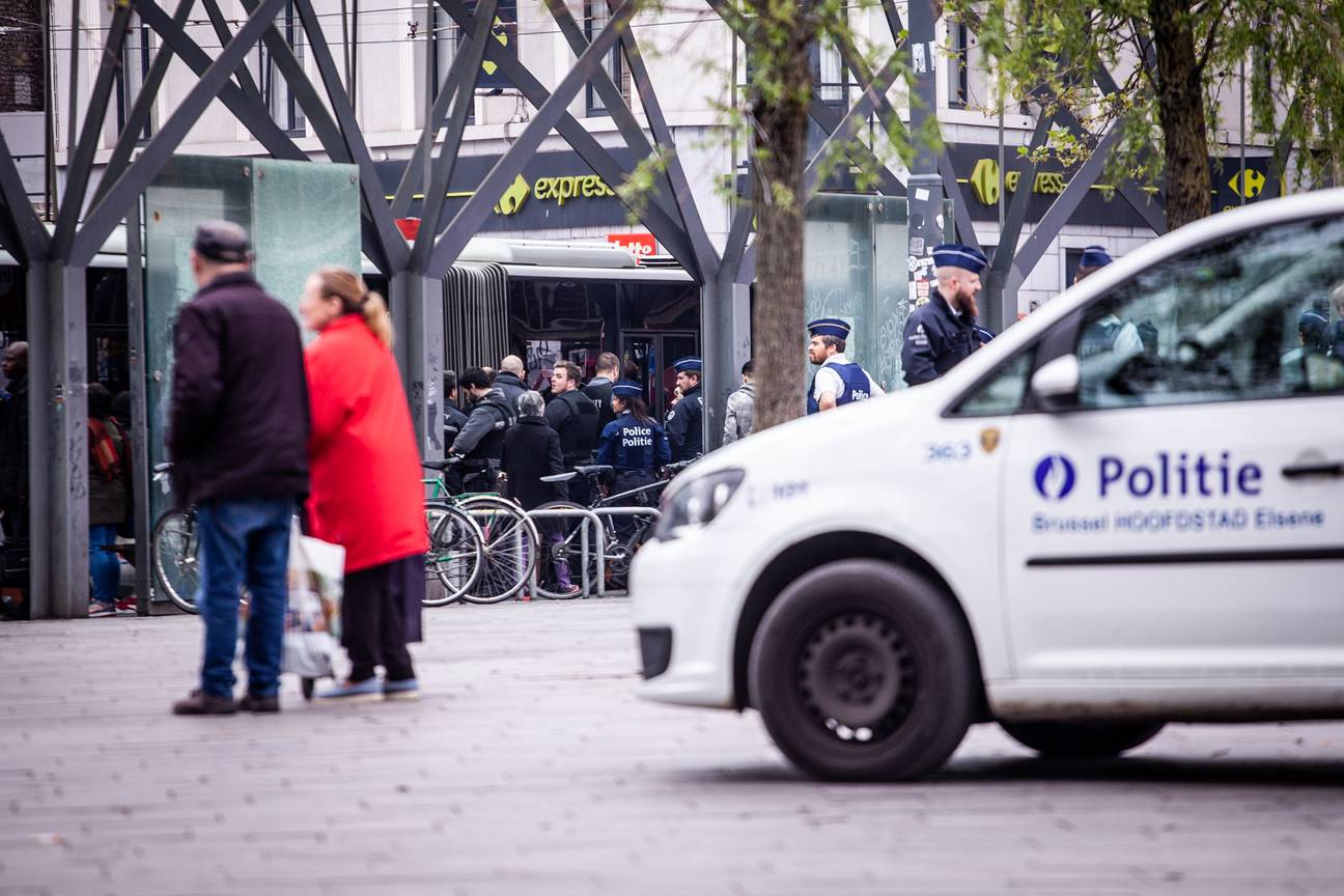 20190417 2 politiecontrole politie Brussel hoofdstad elsene mivb flagey