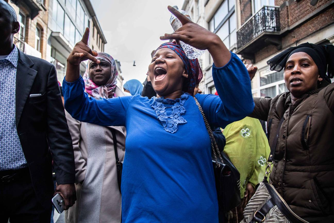 20190430 6 protest ecole 1 school Schaarbeek ouders vermeend misbruik kleuter politie