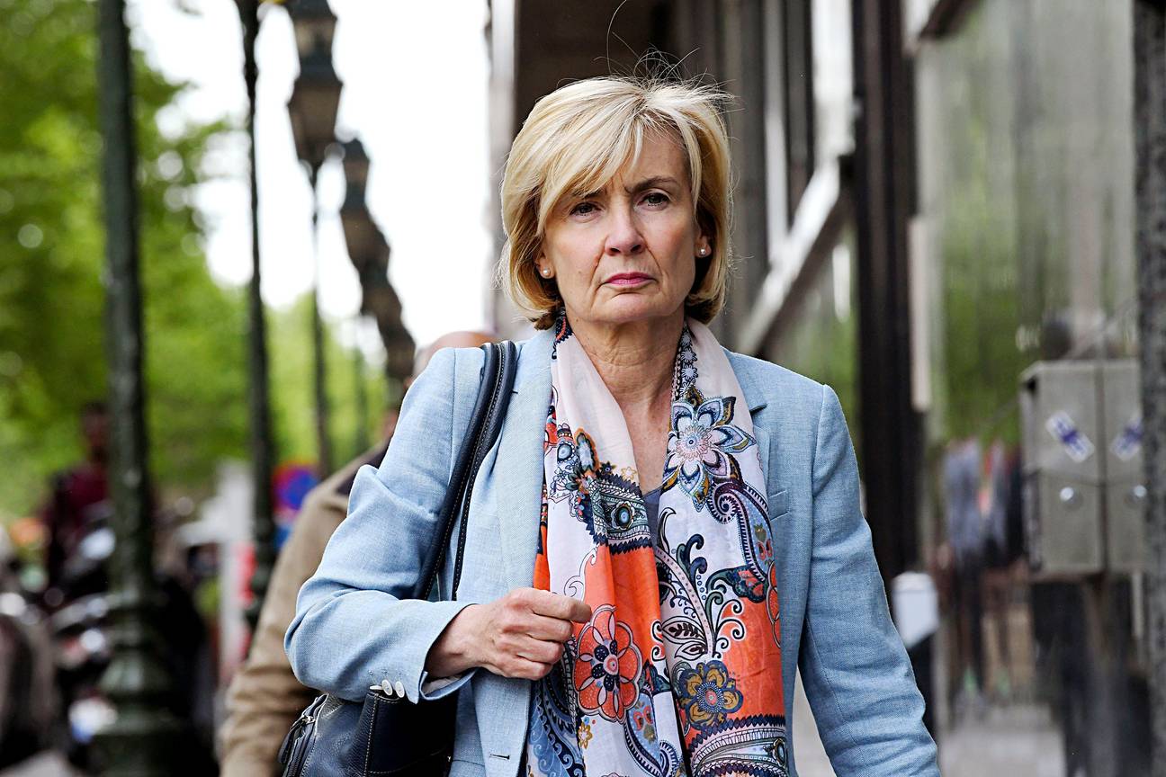 Françoise Schepmans op weg naar het partijbureau van de MR op 27 mei 2019, de dag na de verkiezingen