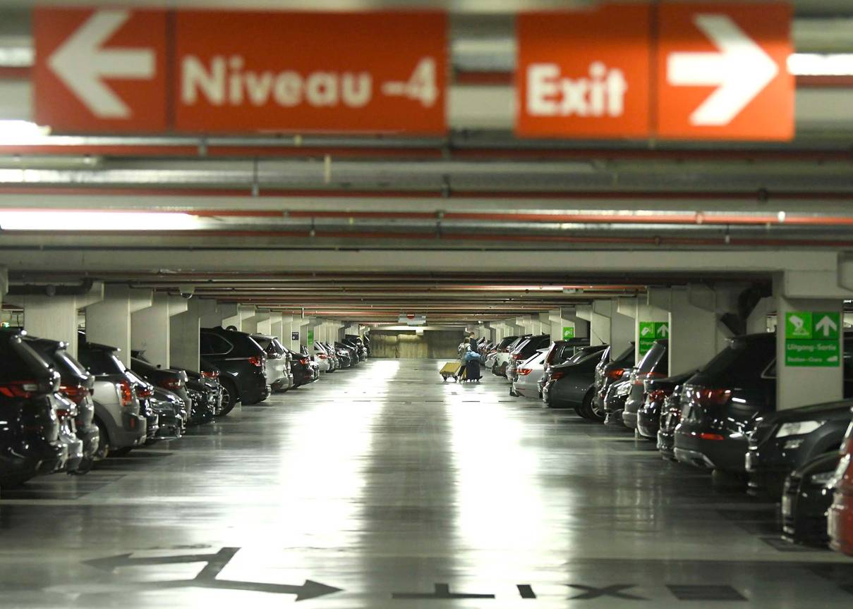 De ondergrondse parkeergarage QPark aan het Zuidstation