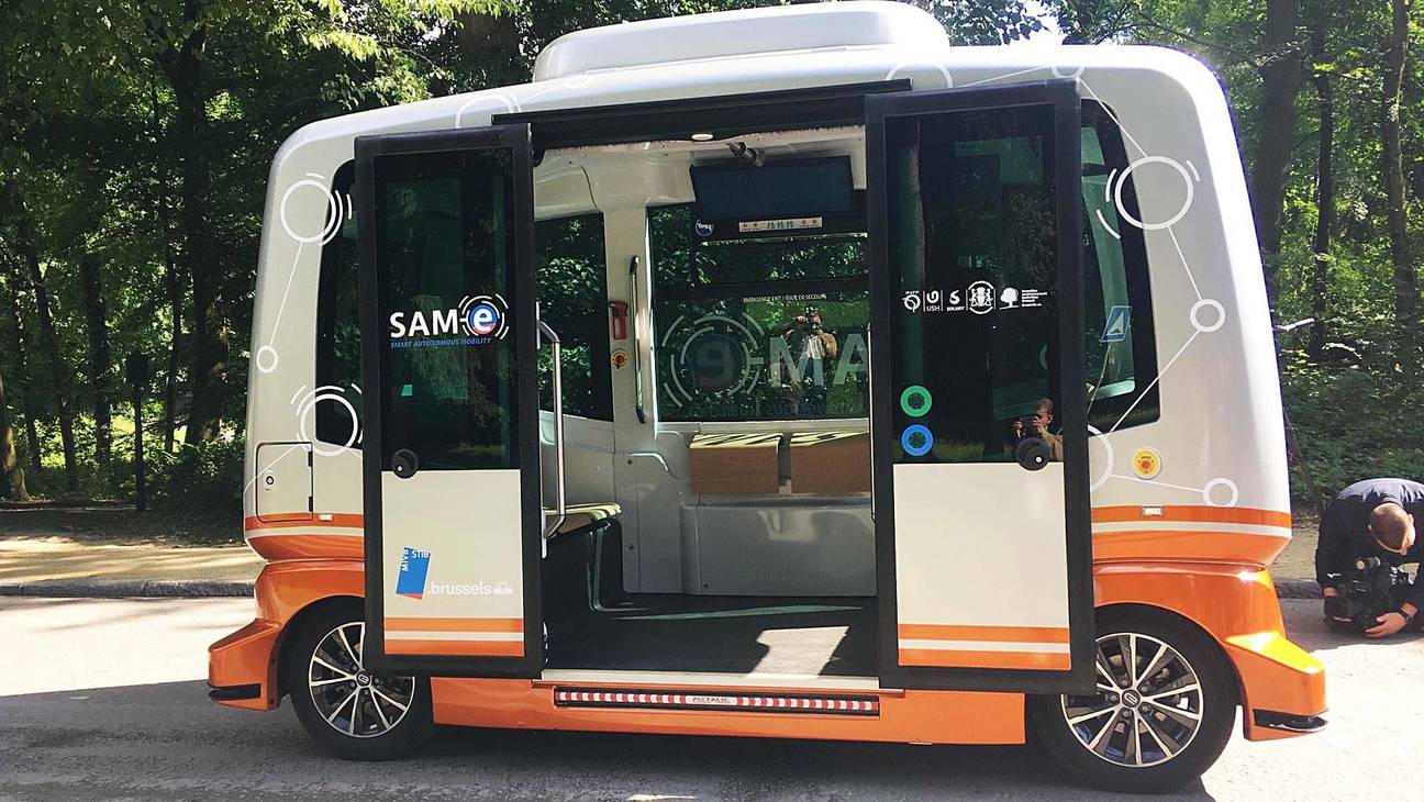 Voorstelling van SAM-e, het zelfrijdend elektrisch busje van de MIVB dat bij wijze van test in de zomer van 2019 in het Woluwepark zal rijden